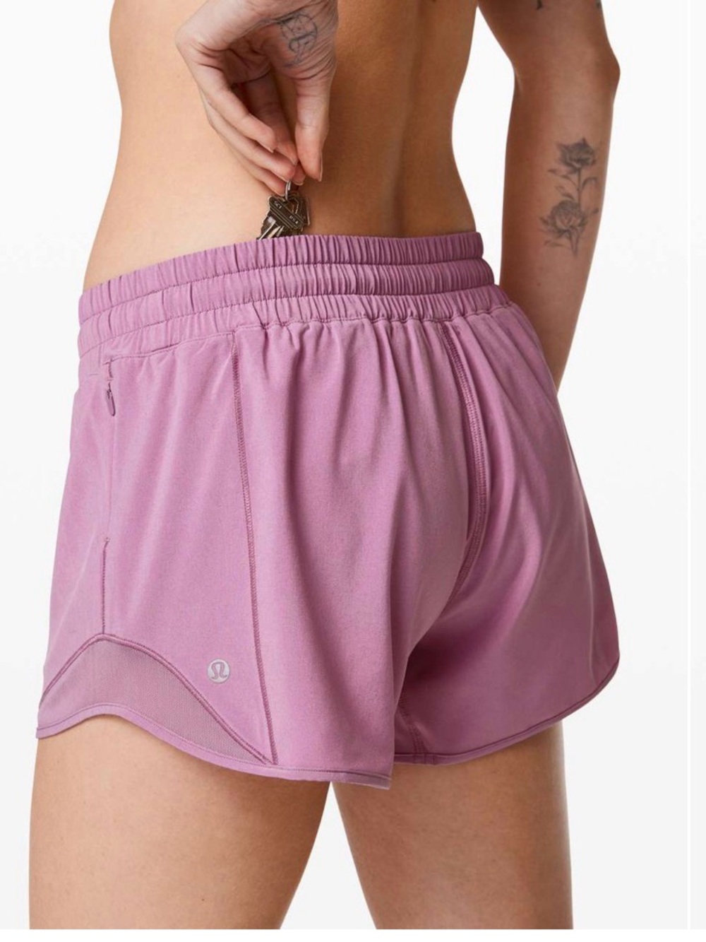 Lululemon Hotty Hot Short II Low Rise 4” size 6 Jubilee - Picture 3 of 6